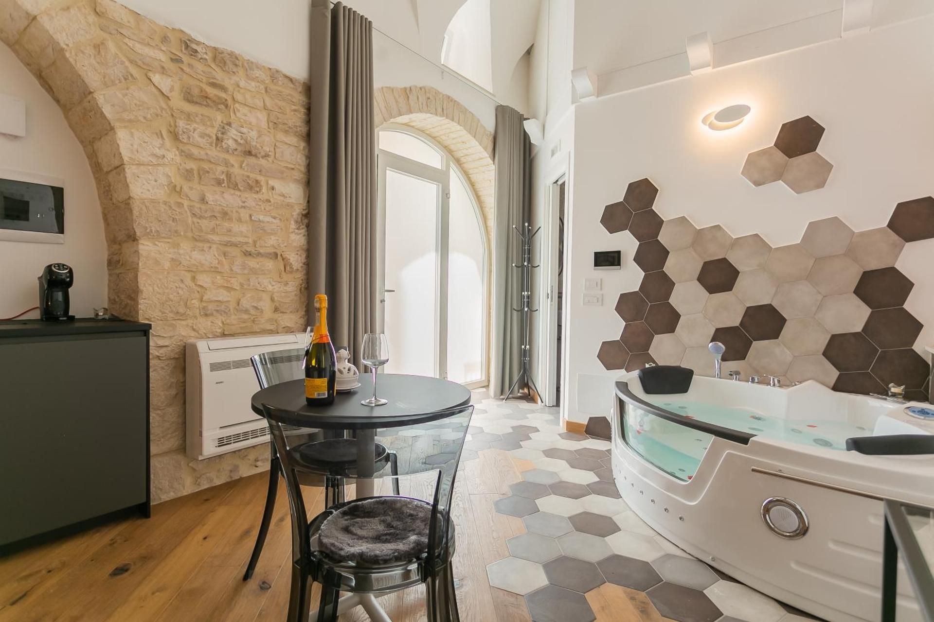 King Room with Spa Bath