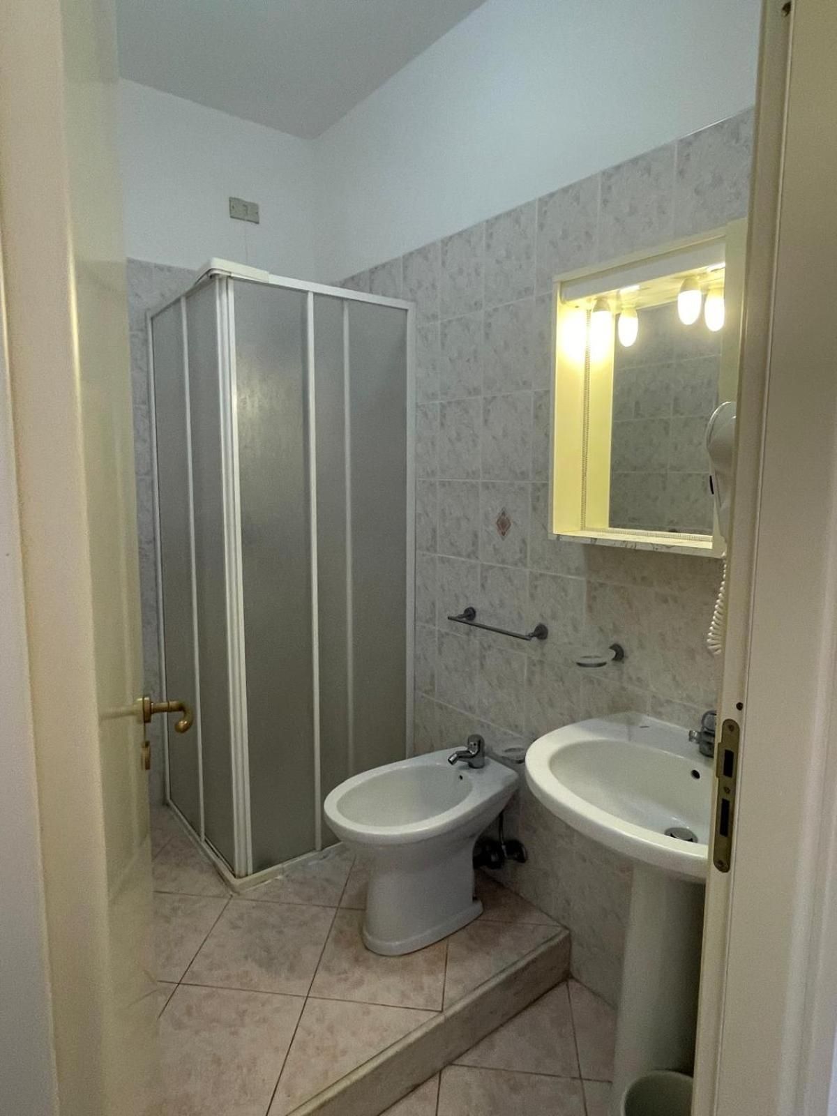 Deluxe Double Room with Side Sea View
