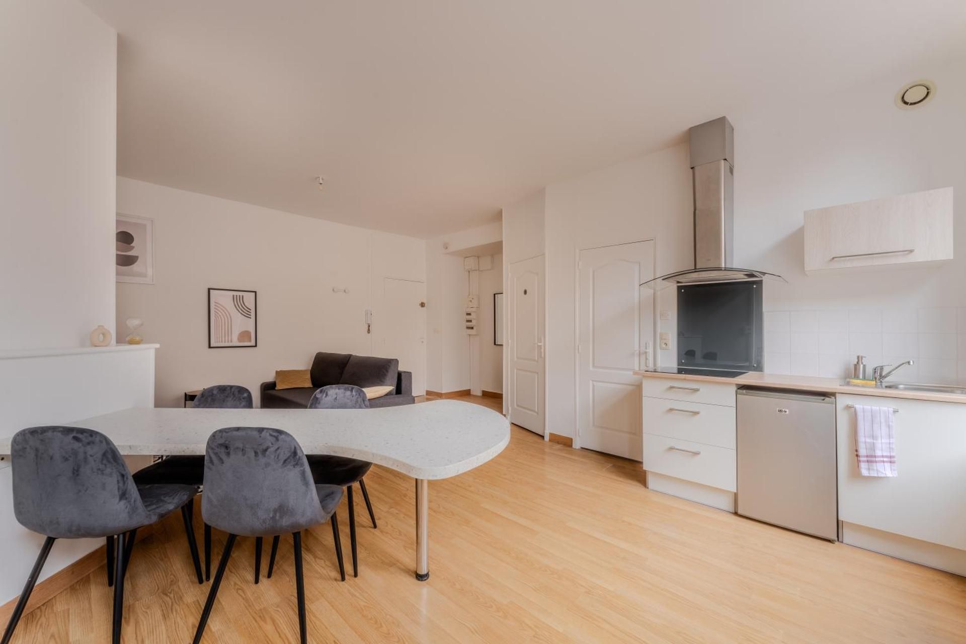 One-Bedroom Apartment