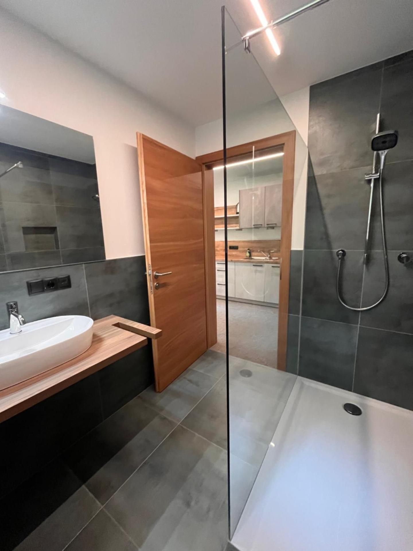 One-Bedroom Apartment with View