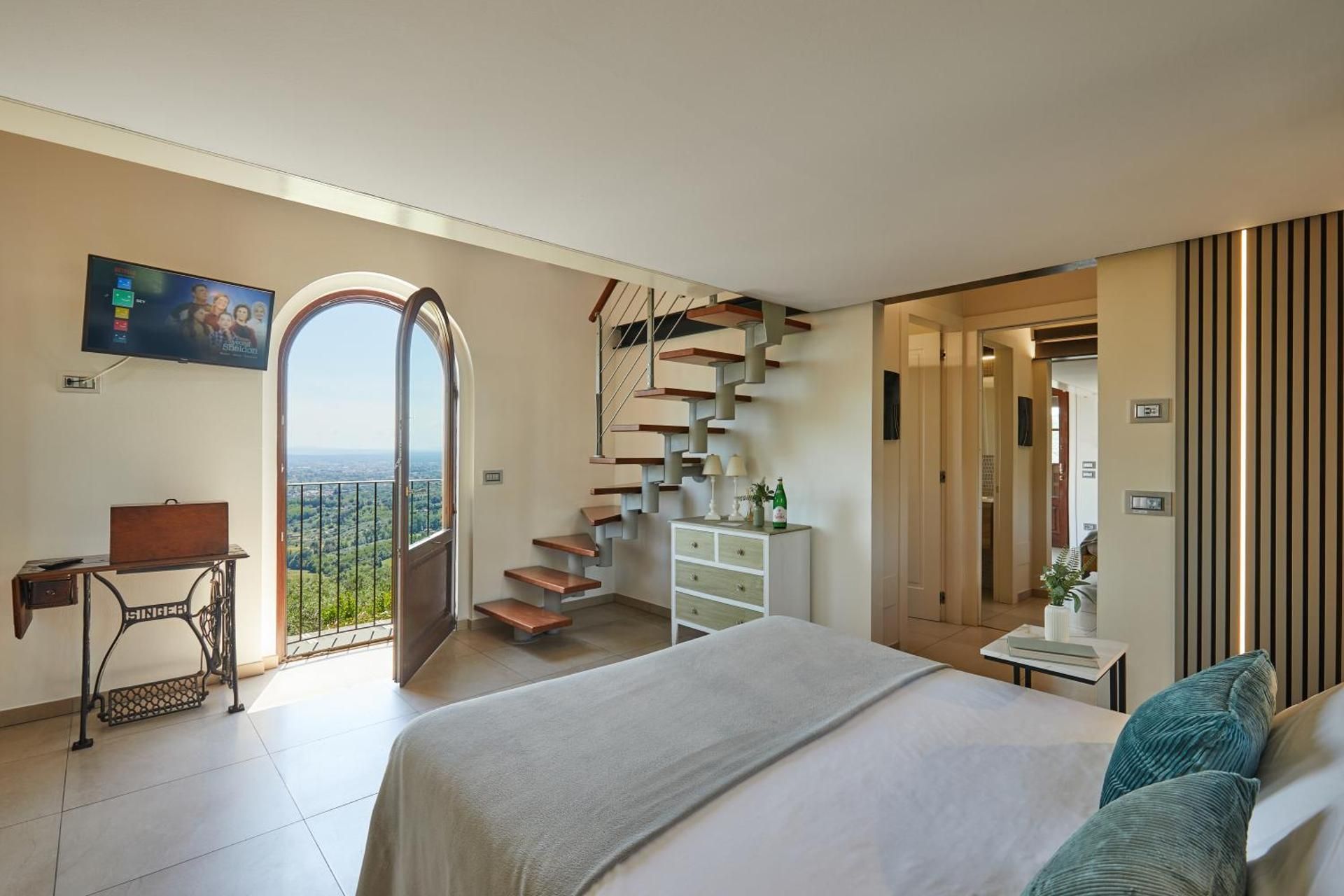Queen Suite with Spa Bath