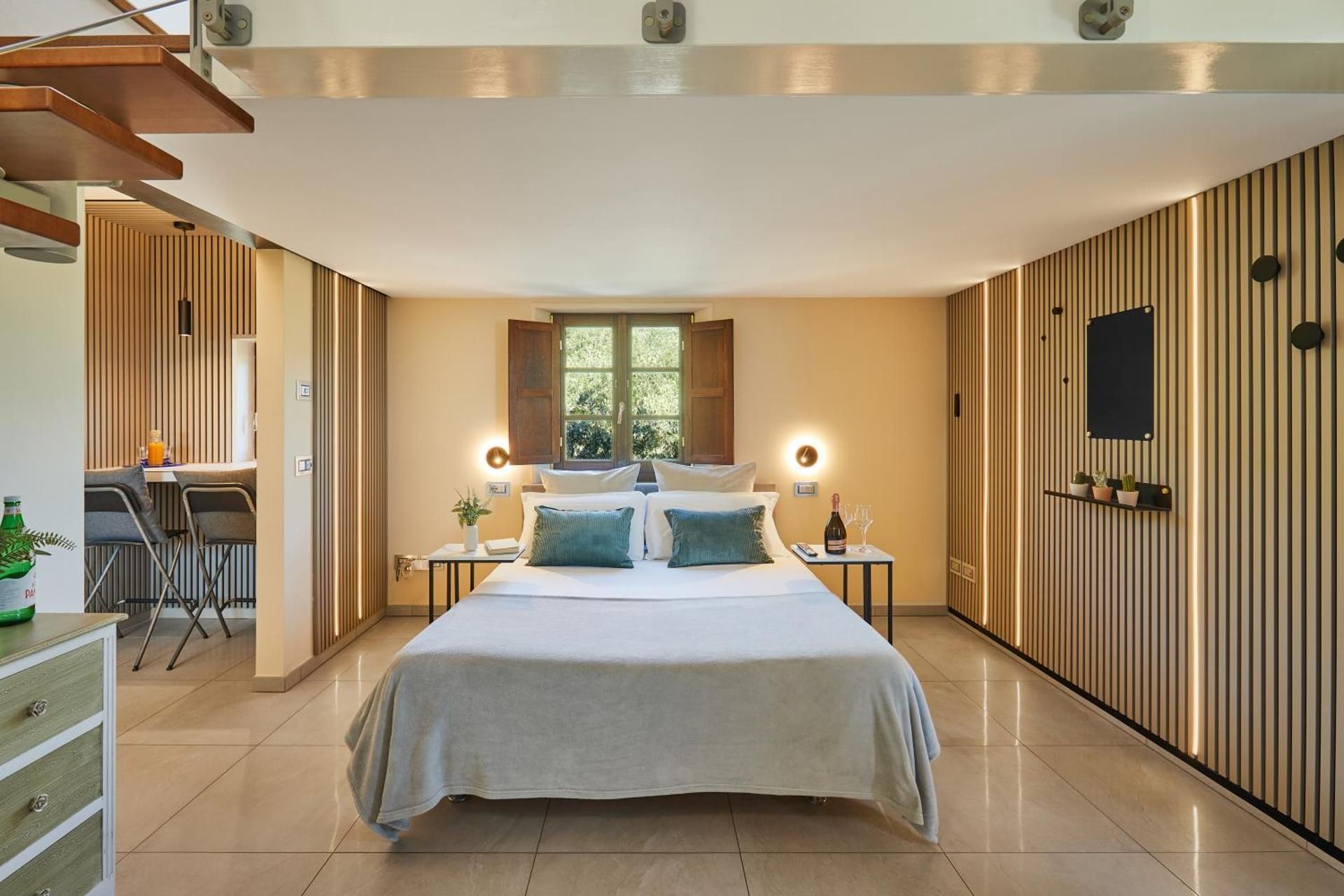 Queen Suite with Spa Bath
