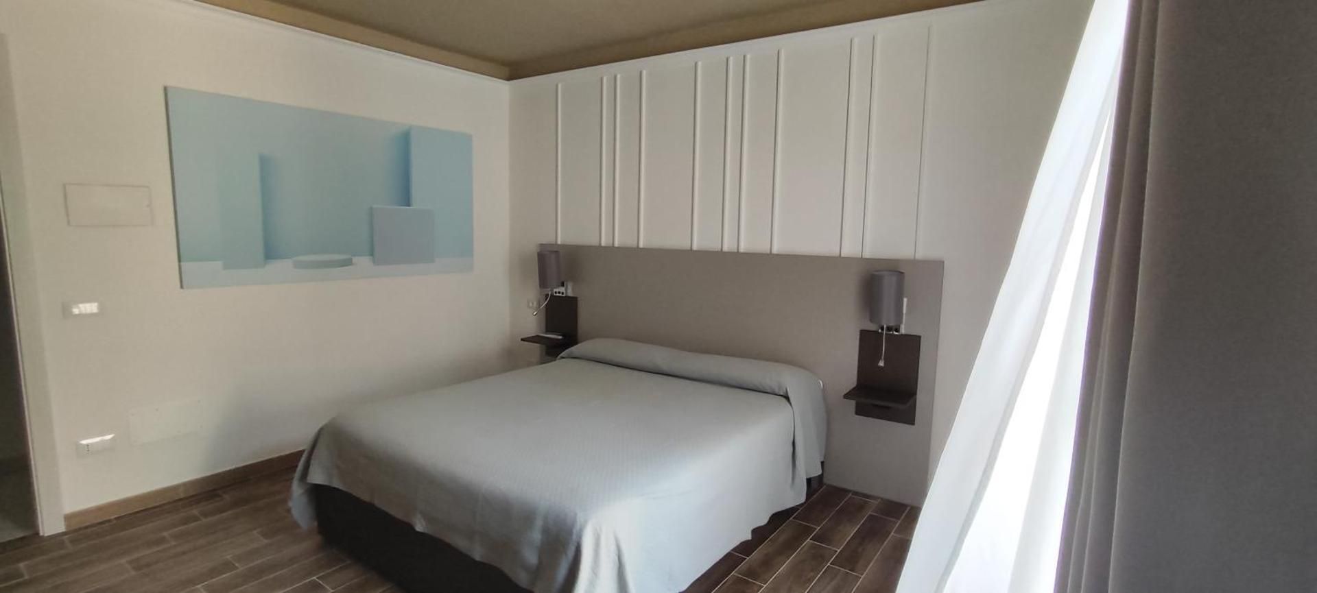 Deluxe Double Room with Shower