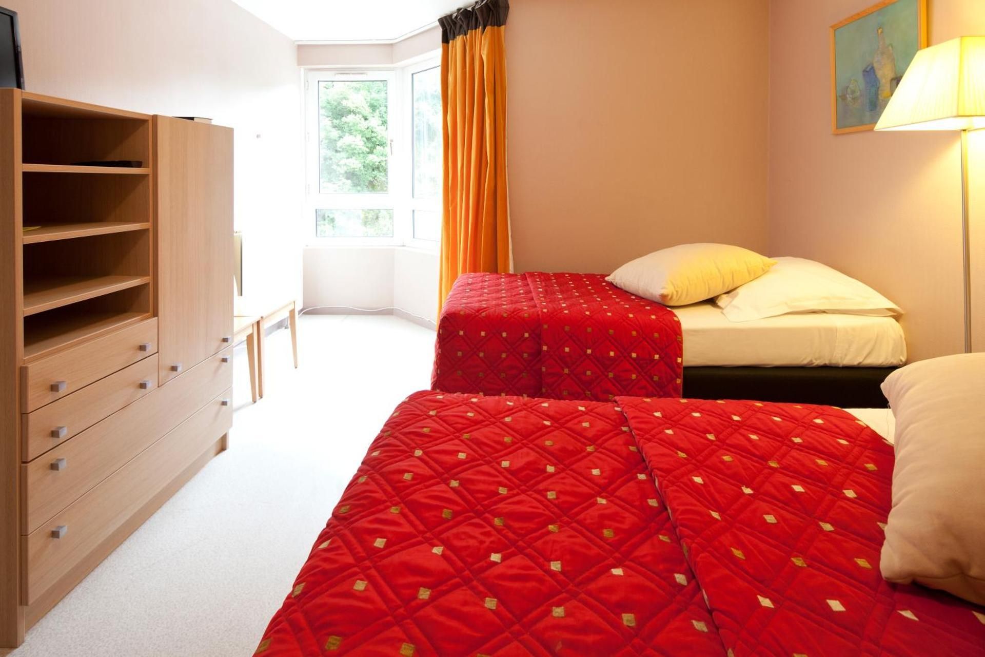 Twin Studio (2 Adults)
