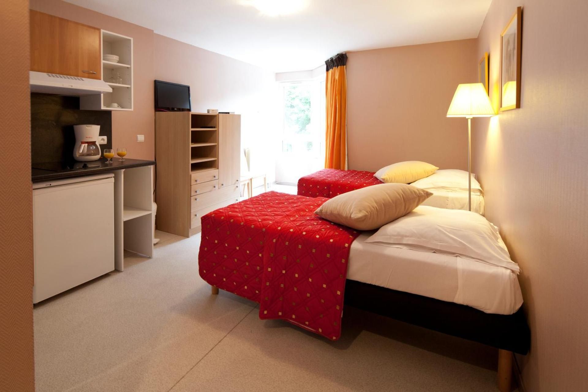 Twin Studio (2 Adults)