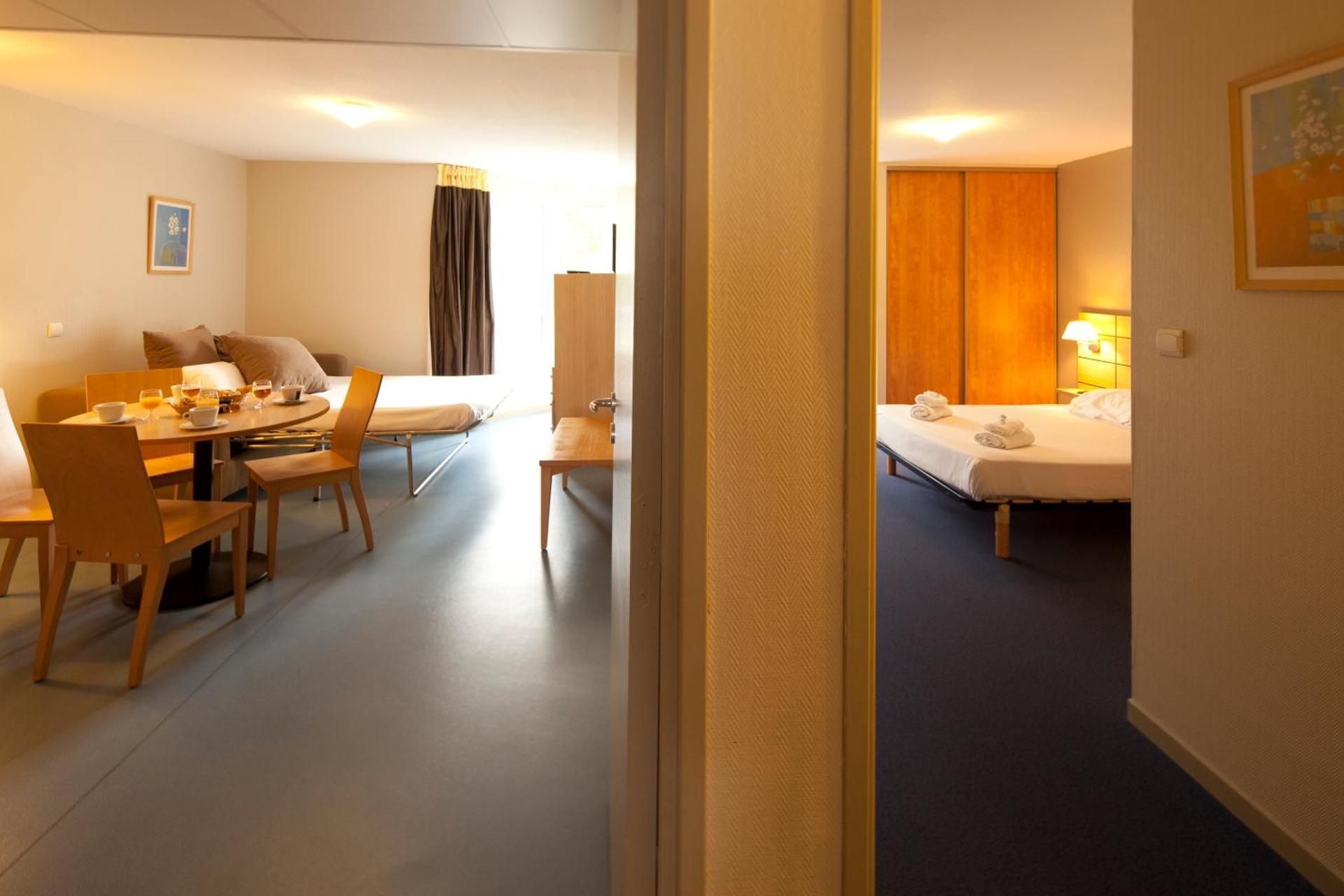 One-Bedroom Apartment (5 Adults)