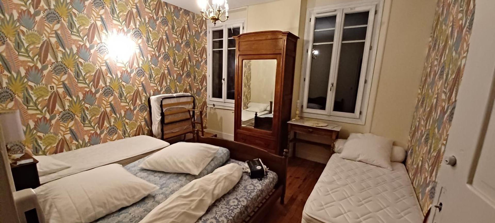 Quadruple Room with Private Bathroom