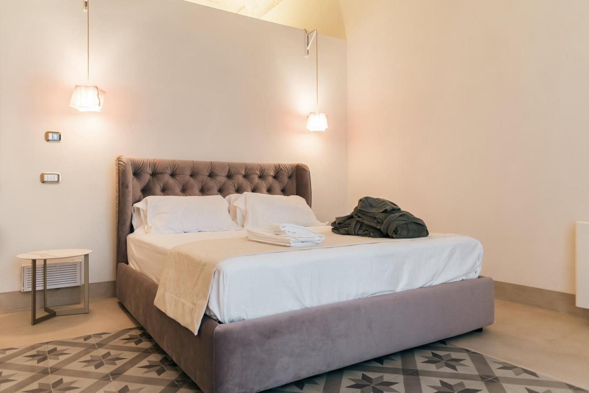 King Room with Spa Bath