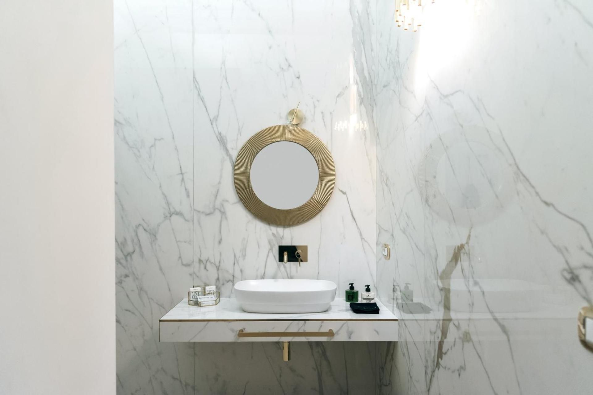King Room with Spa Bath