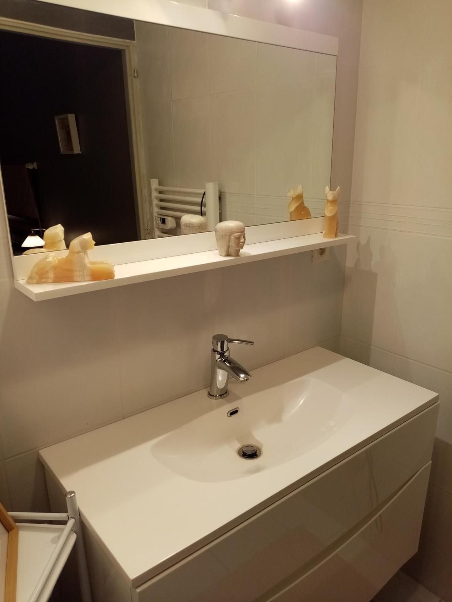 Les Coquelicots Chambre d' hote avec grand lit et salle d'eau privative pour une persone ou un coupl