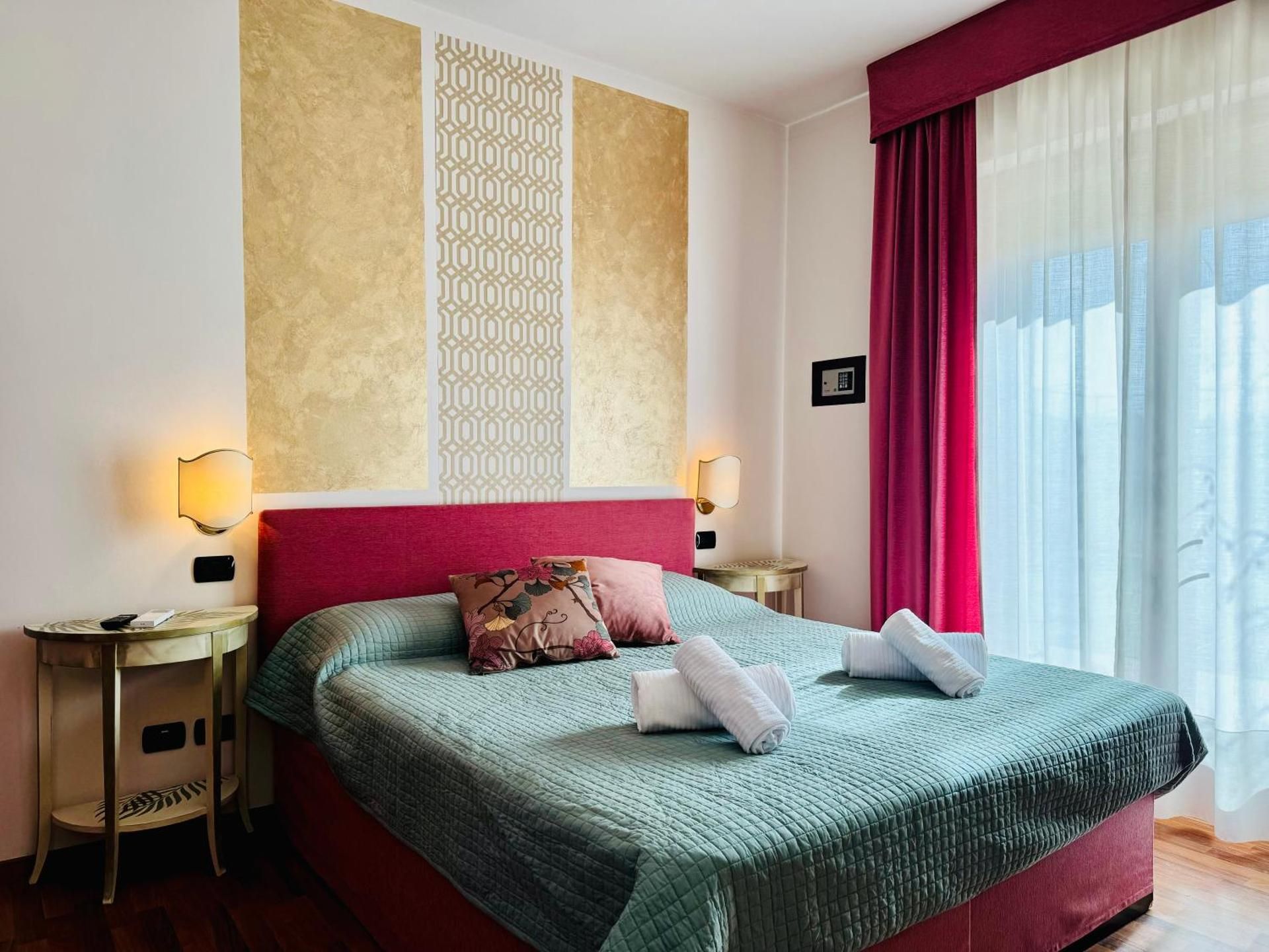 King Room with Pool View