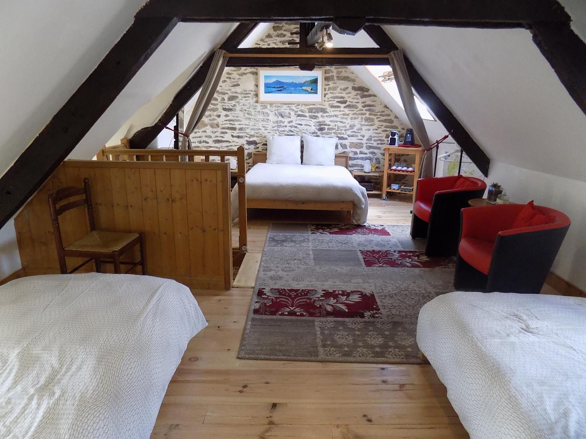 Ianrhu Family Room with Private Bathroom