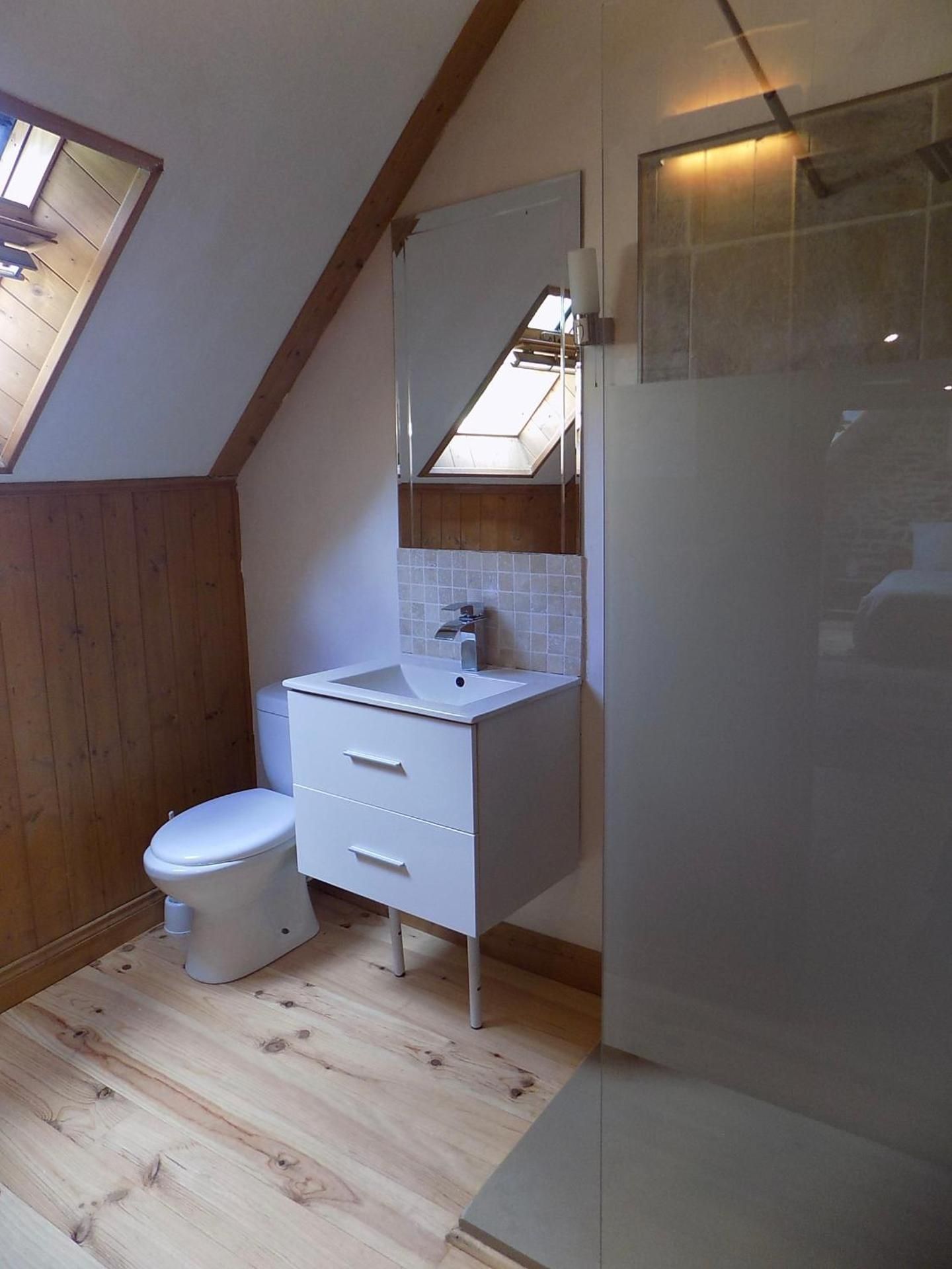 Ianrhu Family Room with Private Bathroom 3