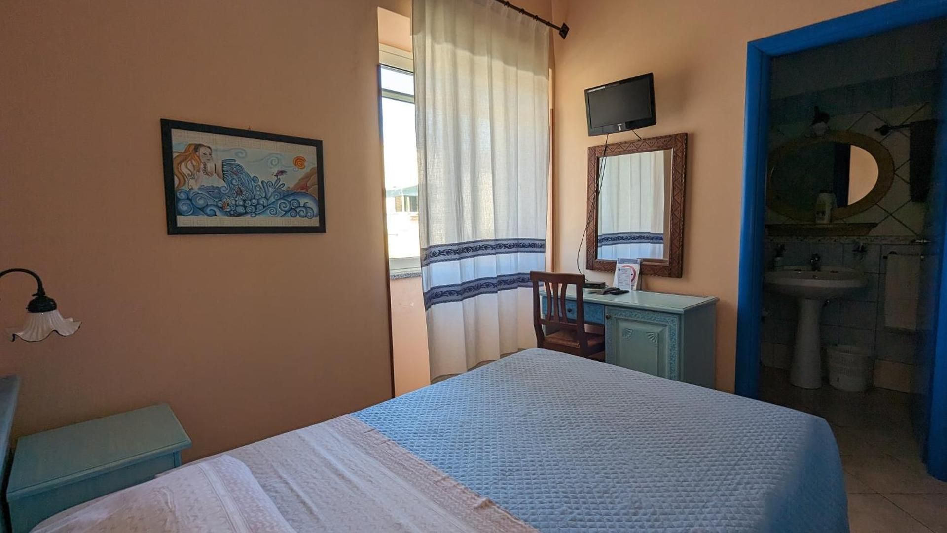Single Room With Private Bathroom
