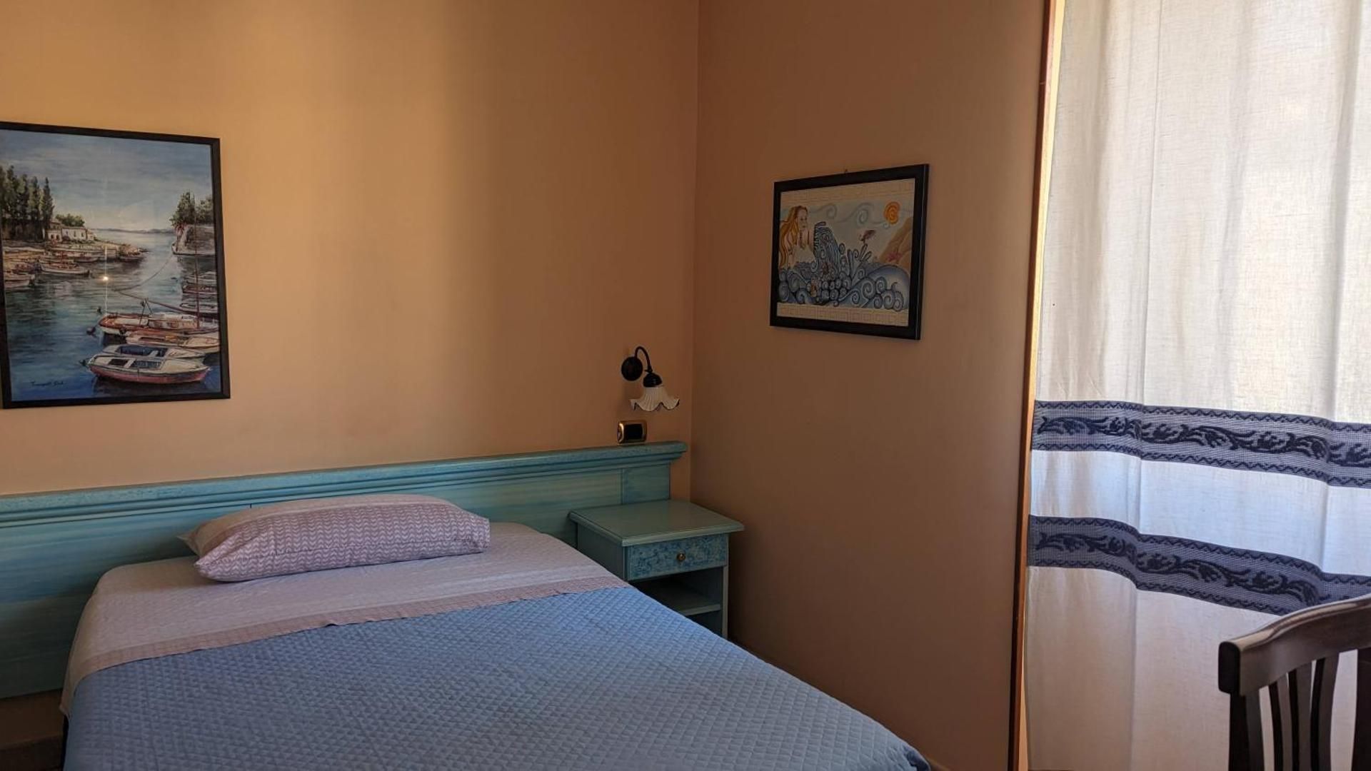 Single Room With Private Bathroom