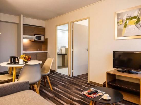 Mercure Agen Centre Family Room - 1 double bed with 1 sofa bed and kitchenette