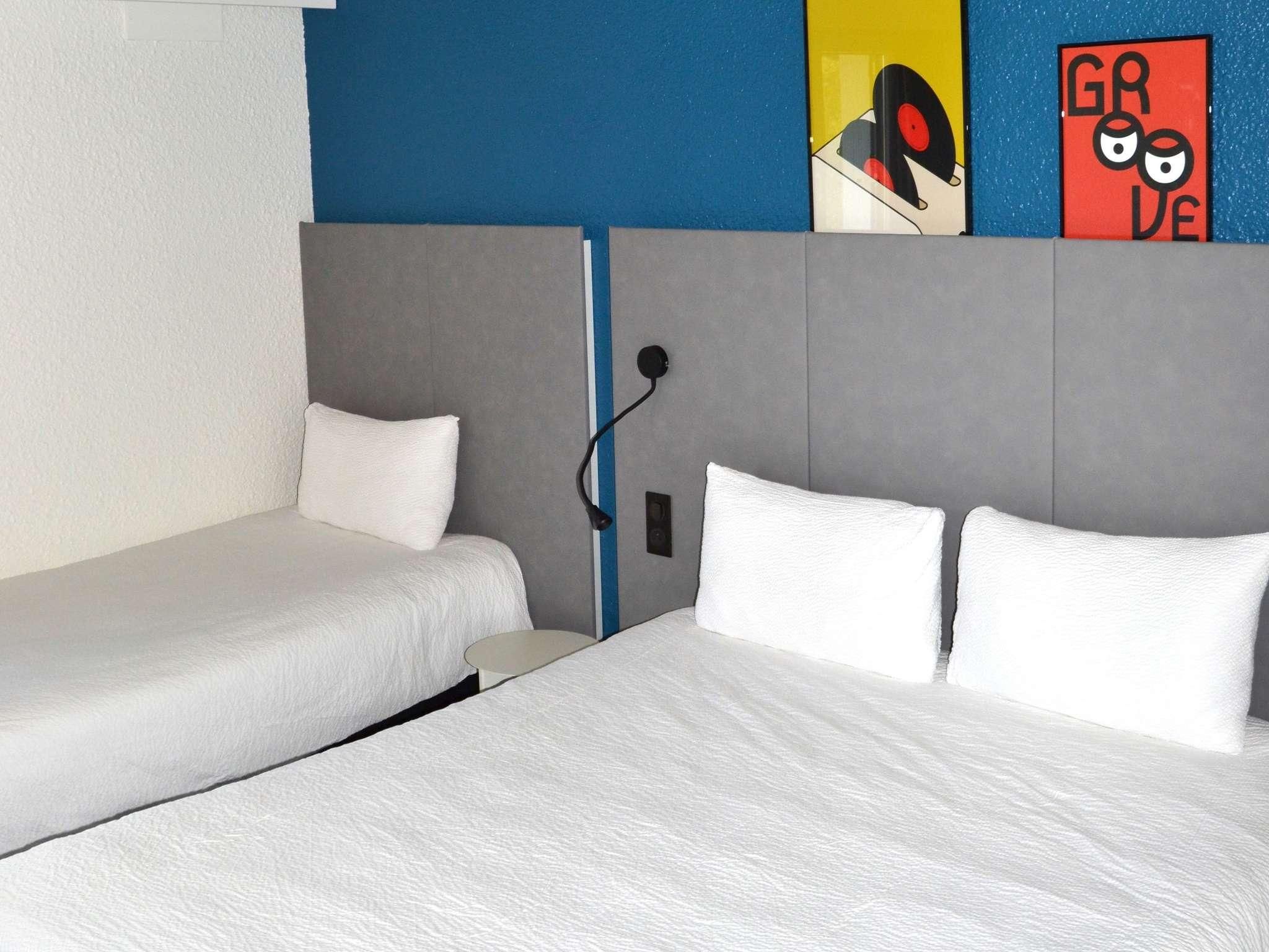 Standard Room with 1 Double Bed and Twin Beds