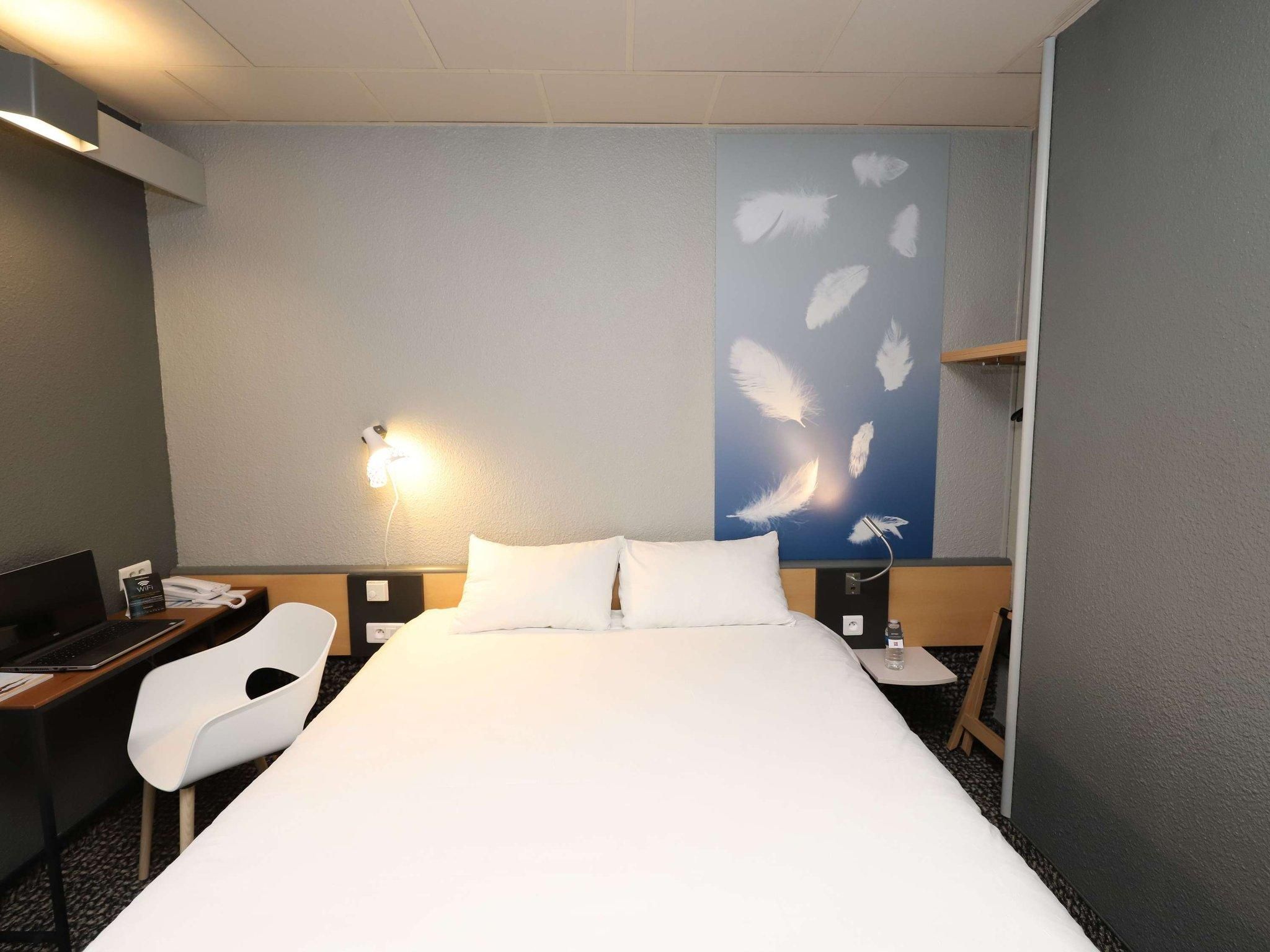 Standard Room with 1 Double Bed