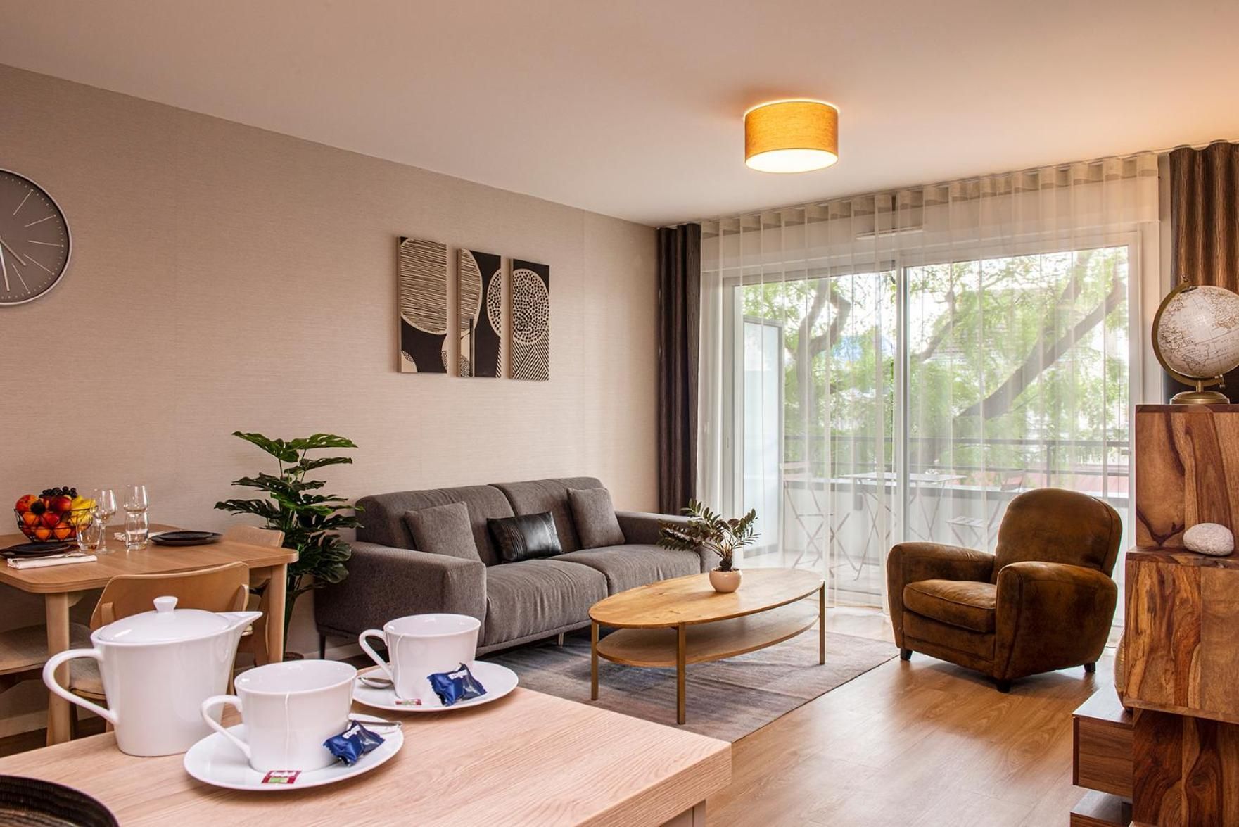 shared lounge/tv area