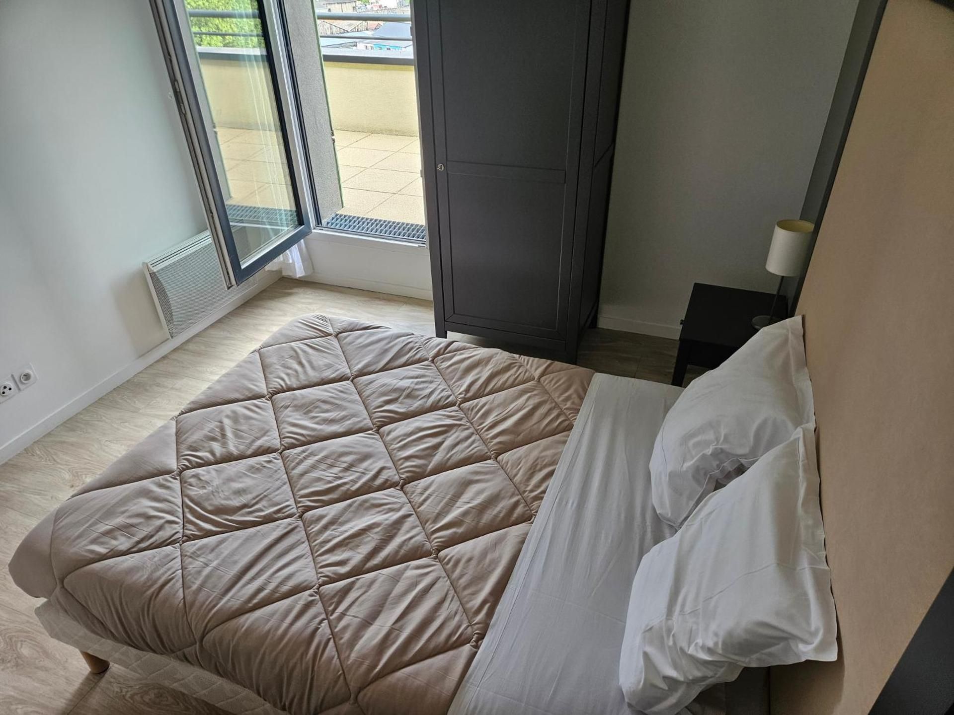One-Bedroom Apartment with Terrace
