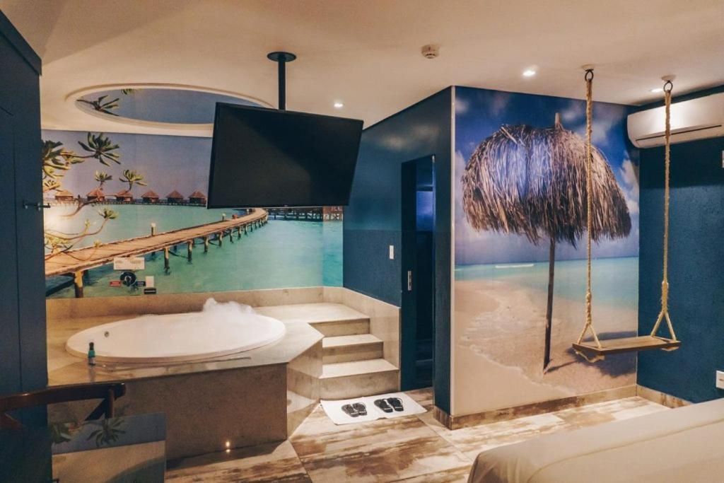 Suite with Hot Tub
