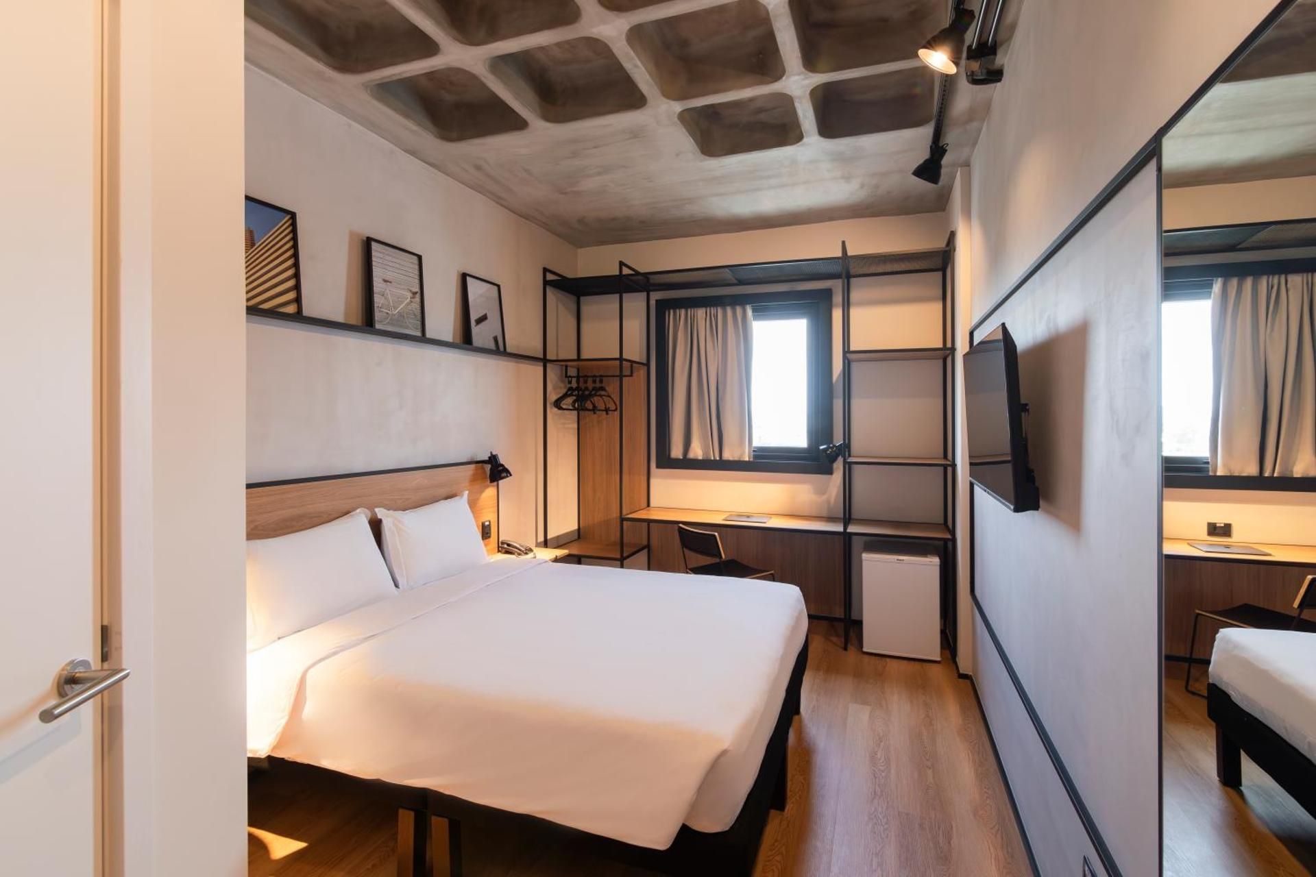 Standard Room with 1 double bed
