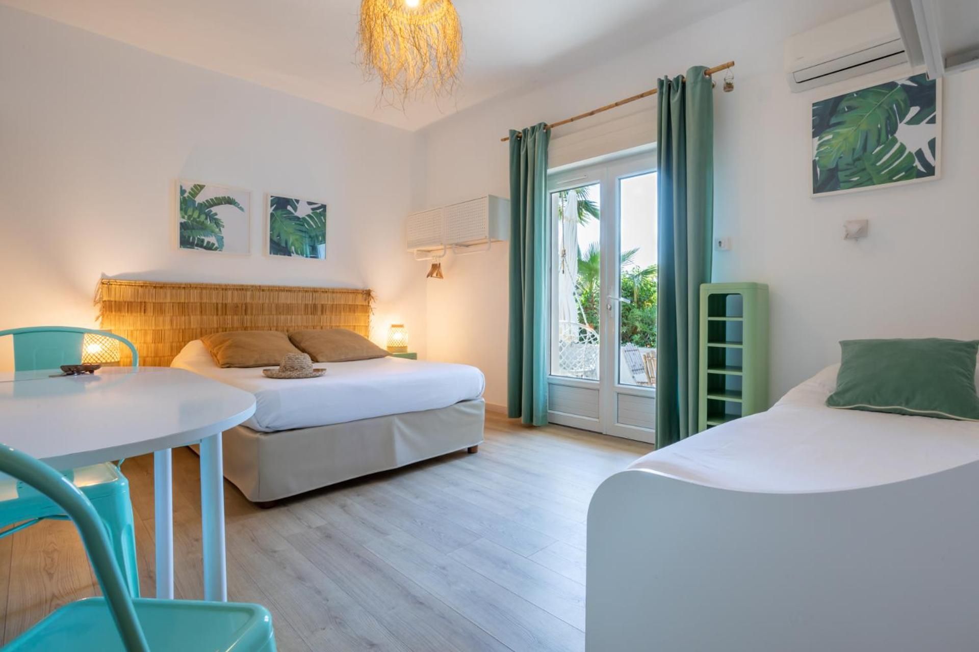 Quadruple room with Kitchenette and Garden