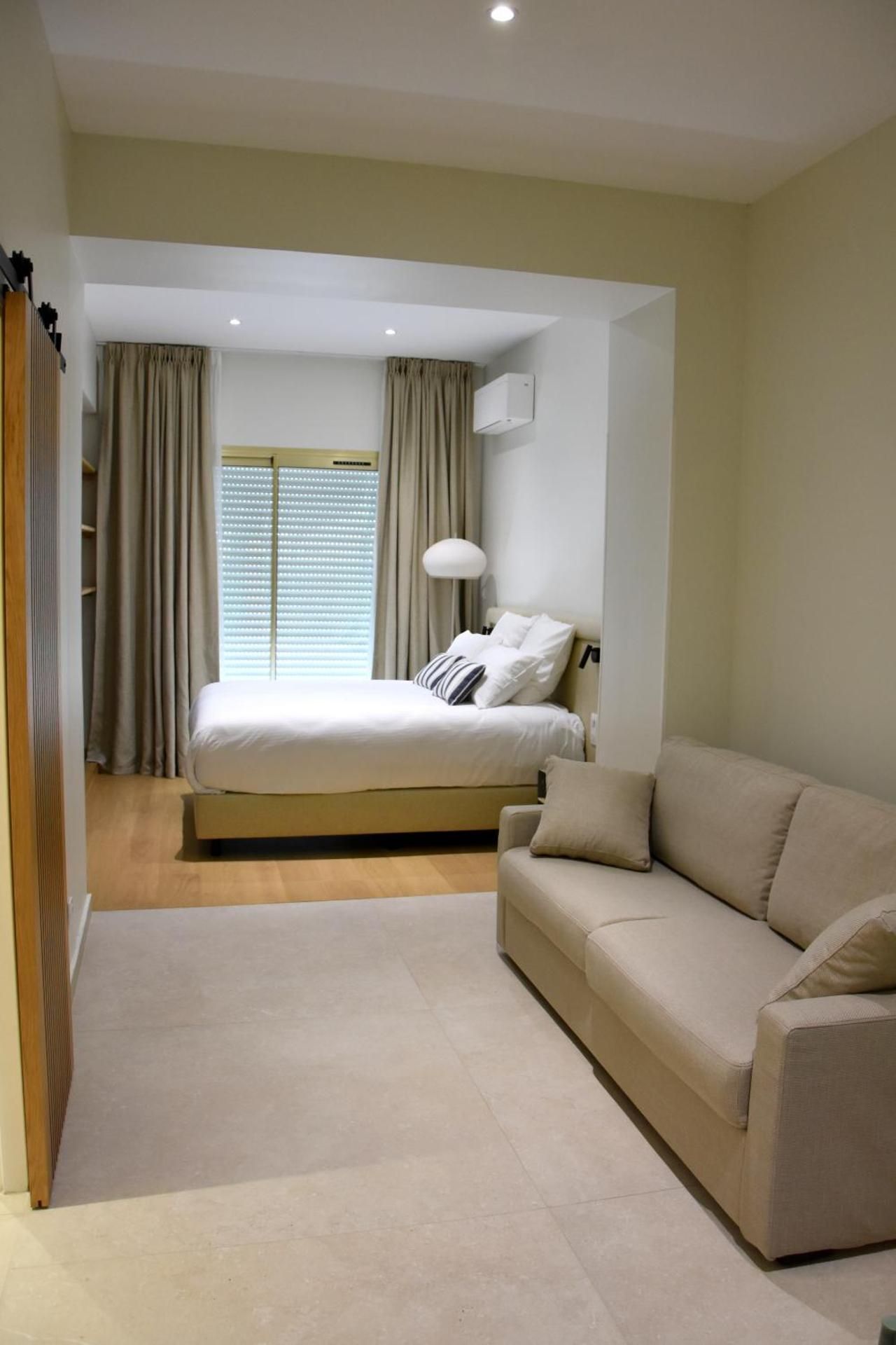 Family Room (5 Adults)