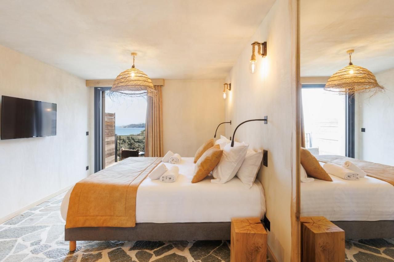 Double Room with Balcony and Sea View