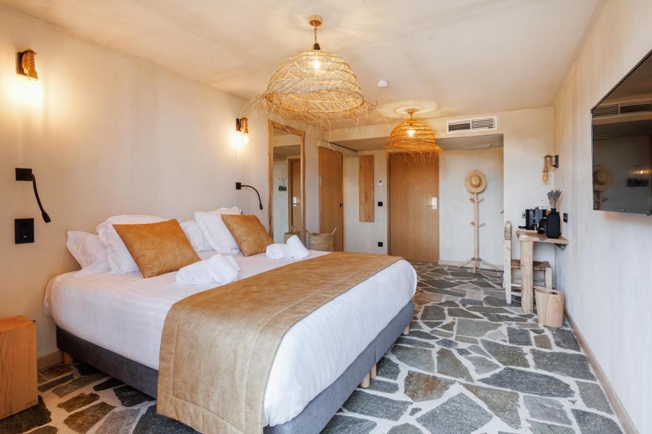 Comfort Room with Forest view