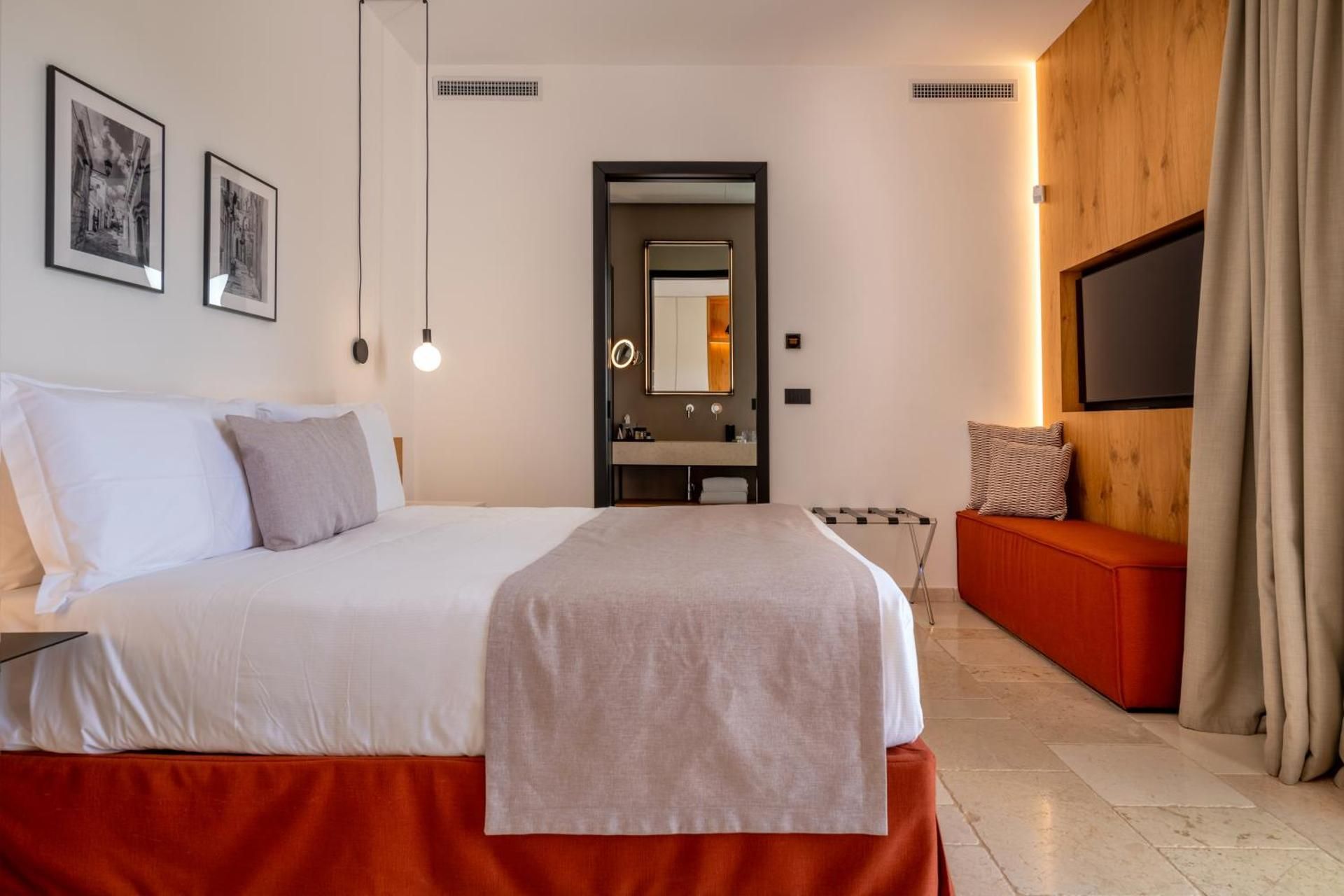 Superior King Room