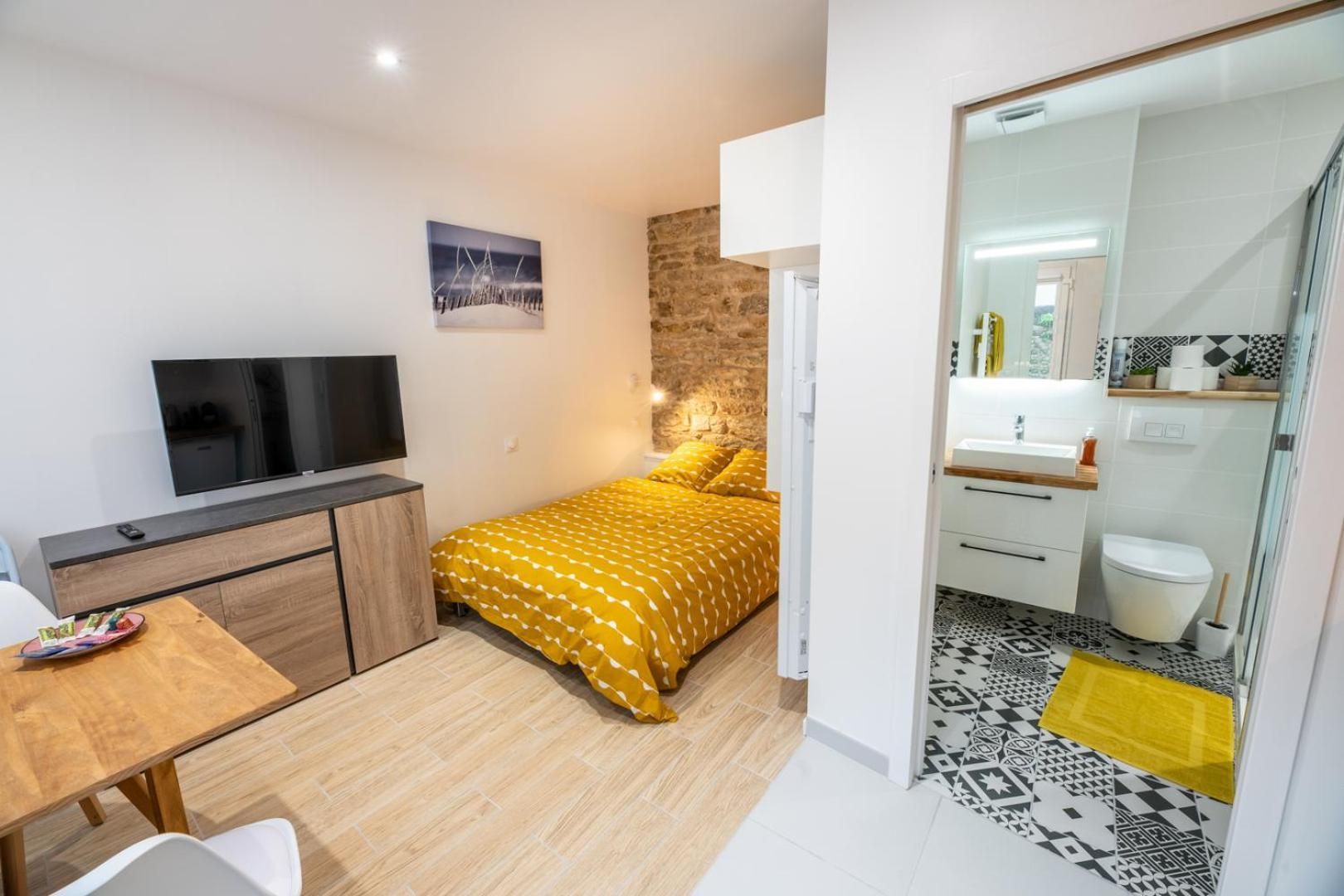 One-Bedroom Apartment
