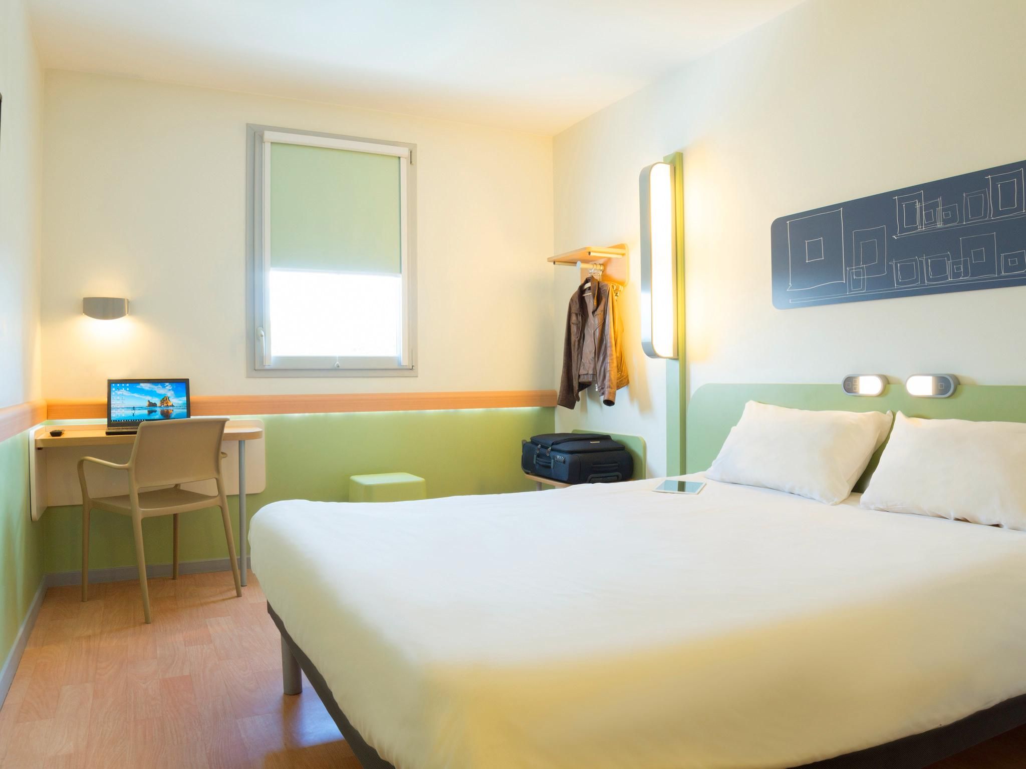 ibis budget Valence Sud Double - Room With A Large Bed For 2 People