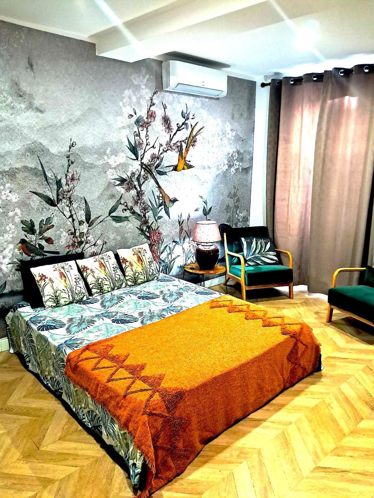 One-Bedroom Apartment with Balcony
