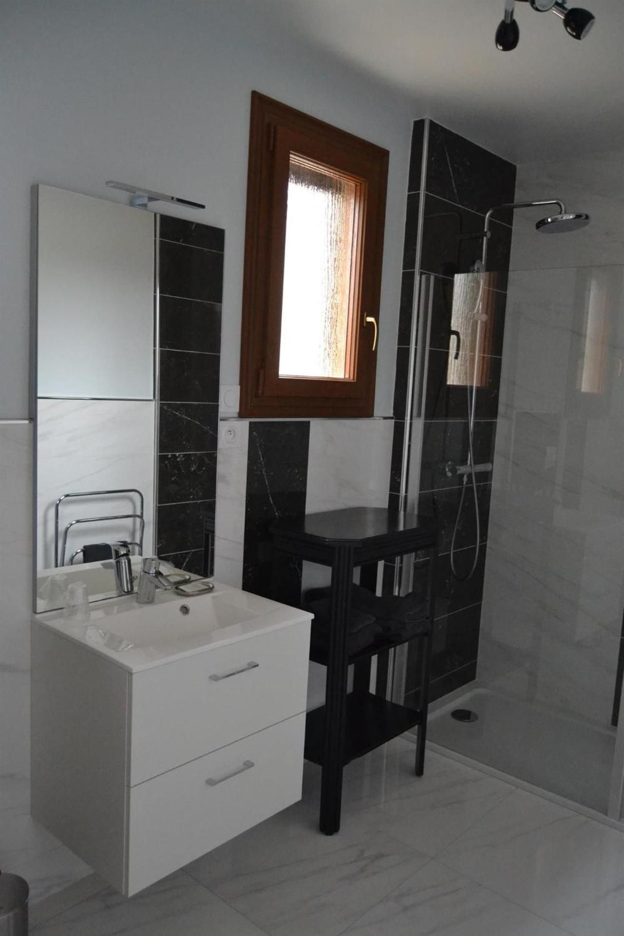 Double Room with Shower