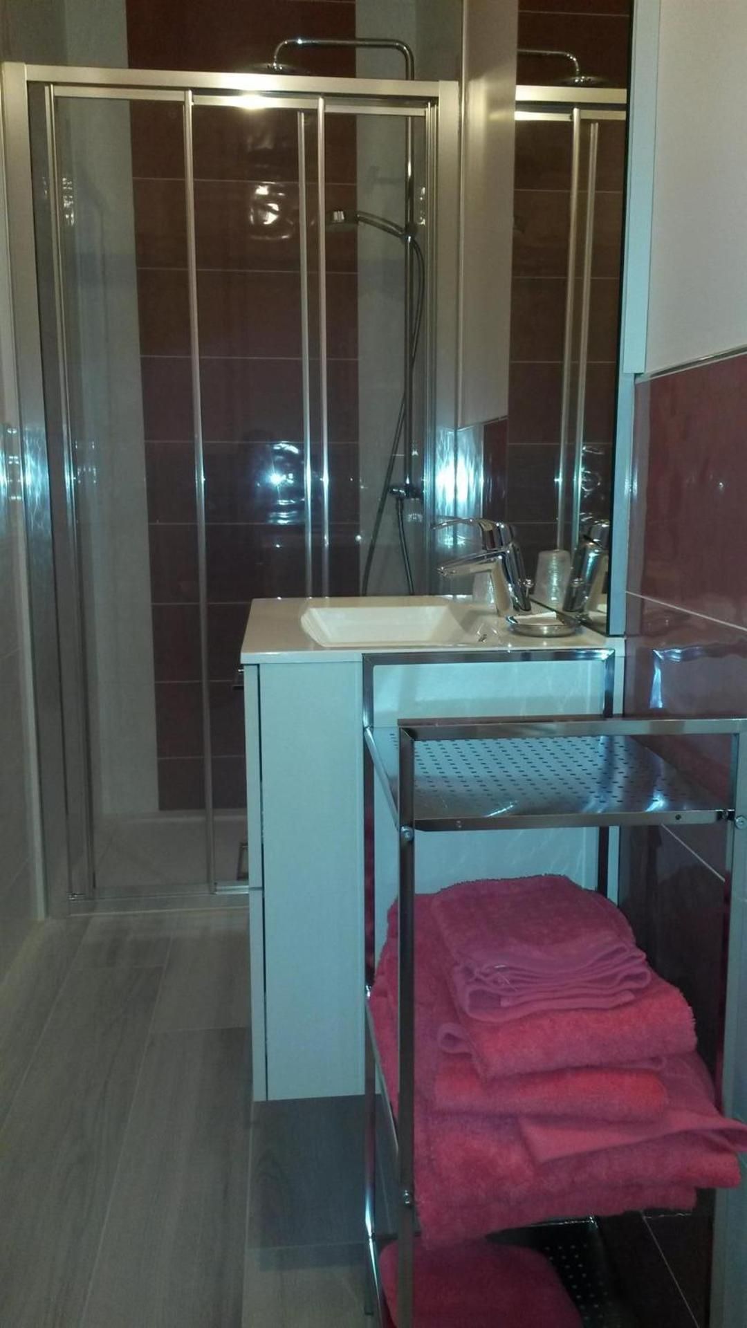 Deluxe Double Room with Shower