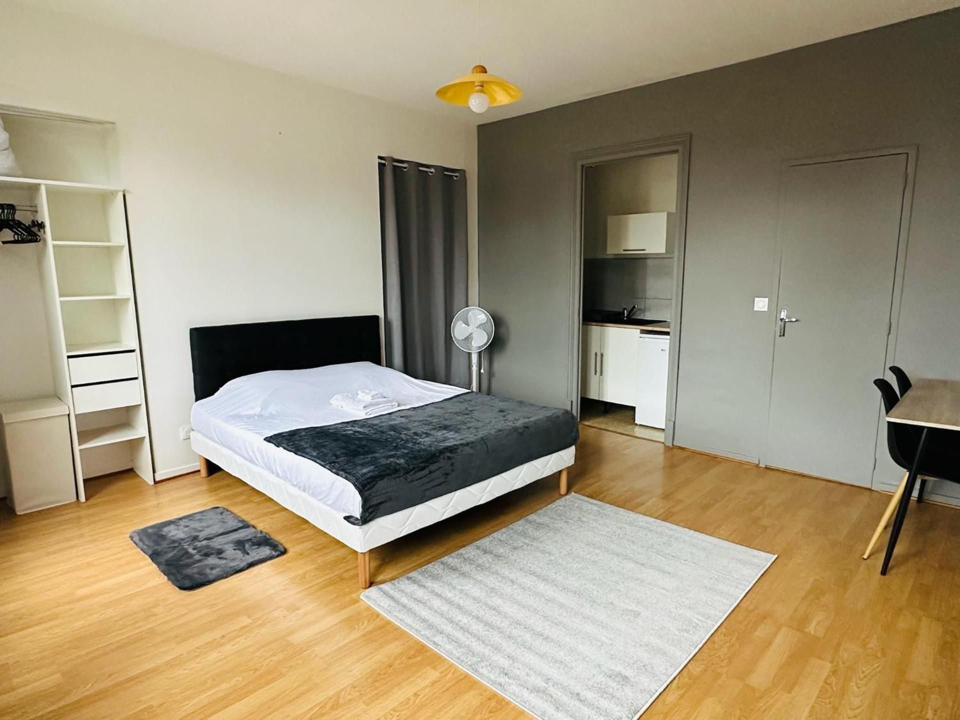 One-Bedroom Apartment