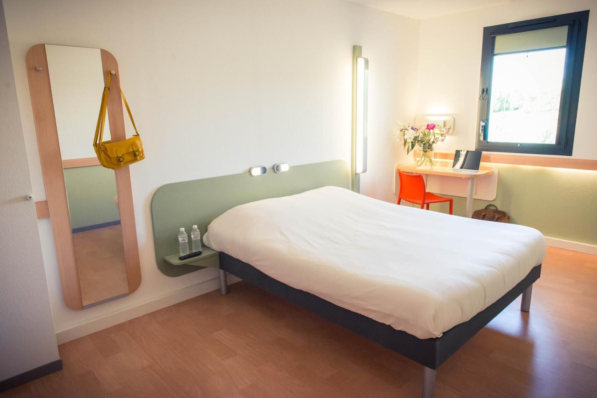 Double Room with a large bed for 2 people