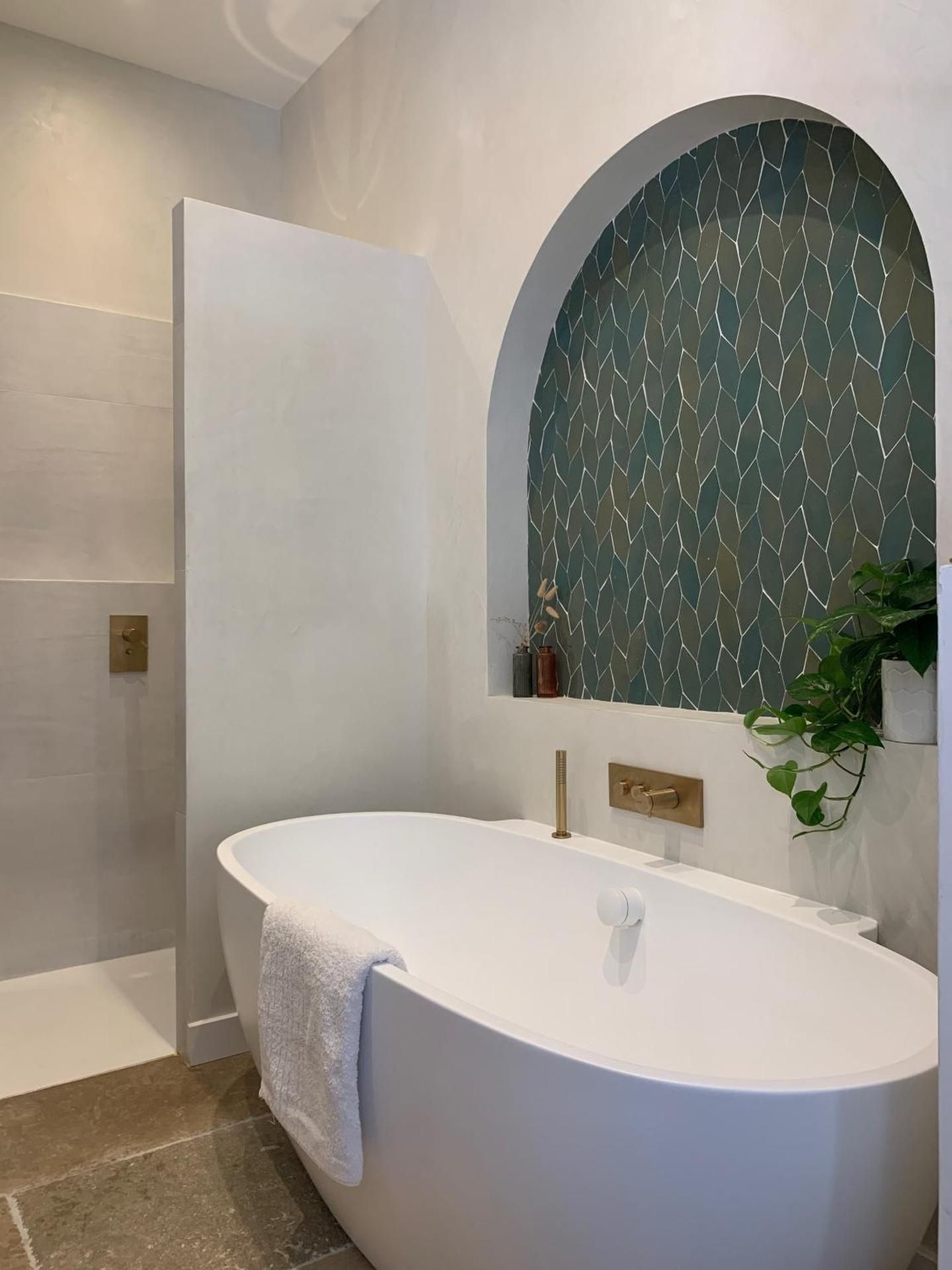 Deluxe Suite with Bath