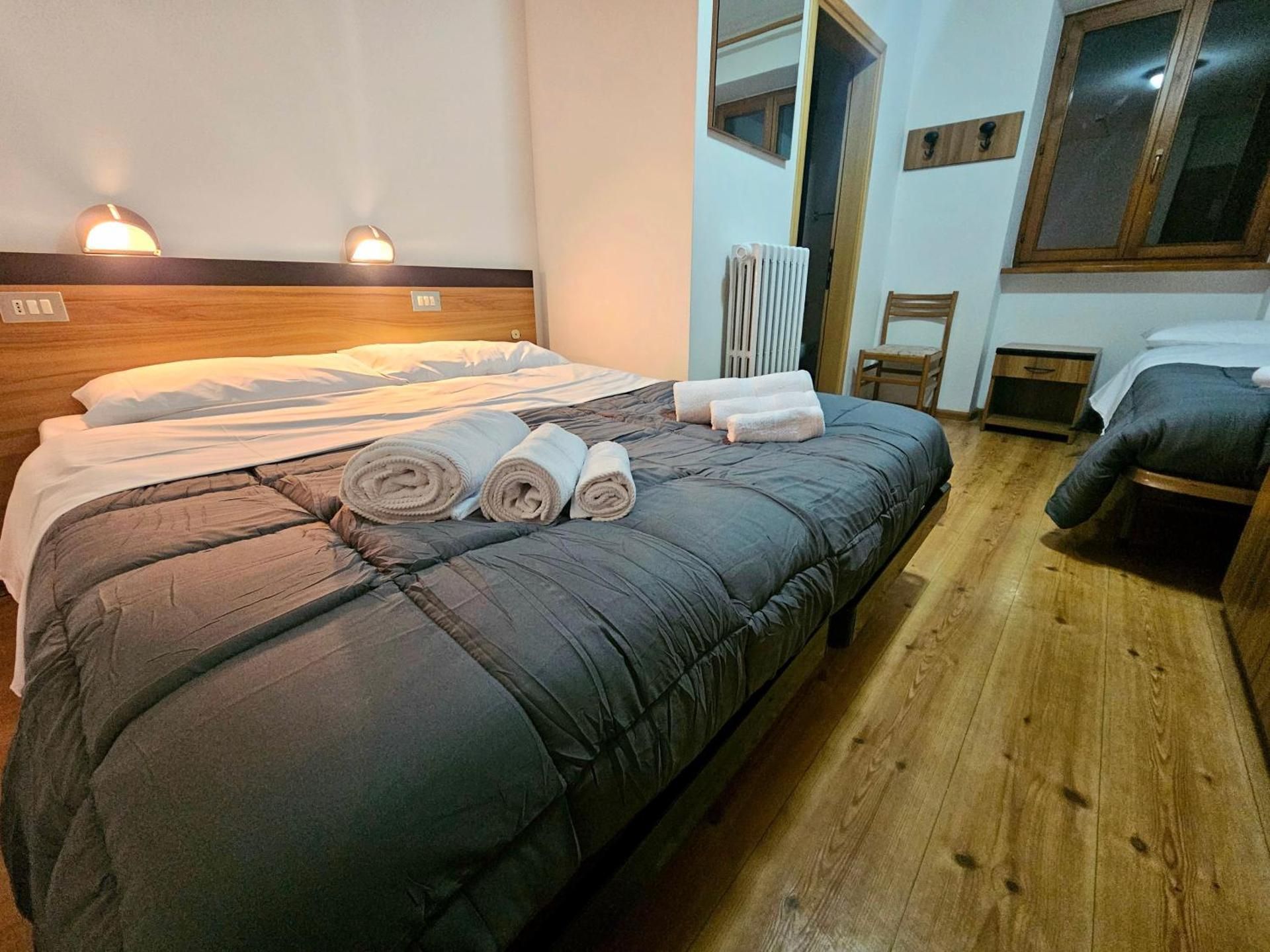 Economy Triple Room