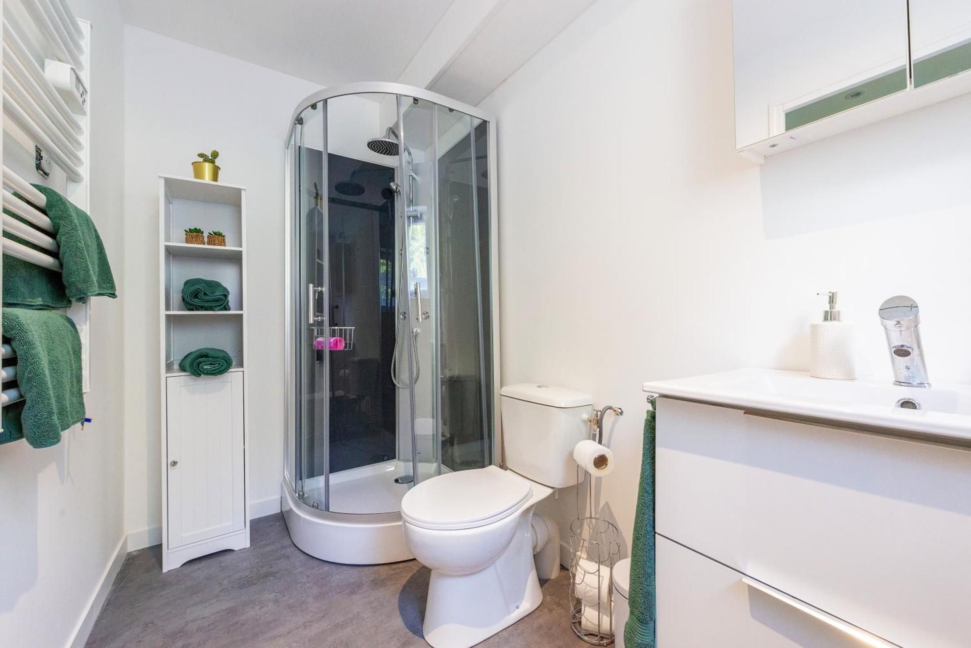 Everman Anzin Studio with Garden View 3