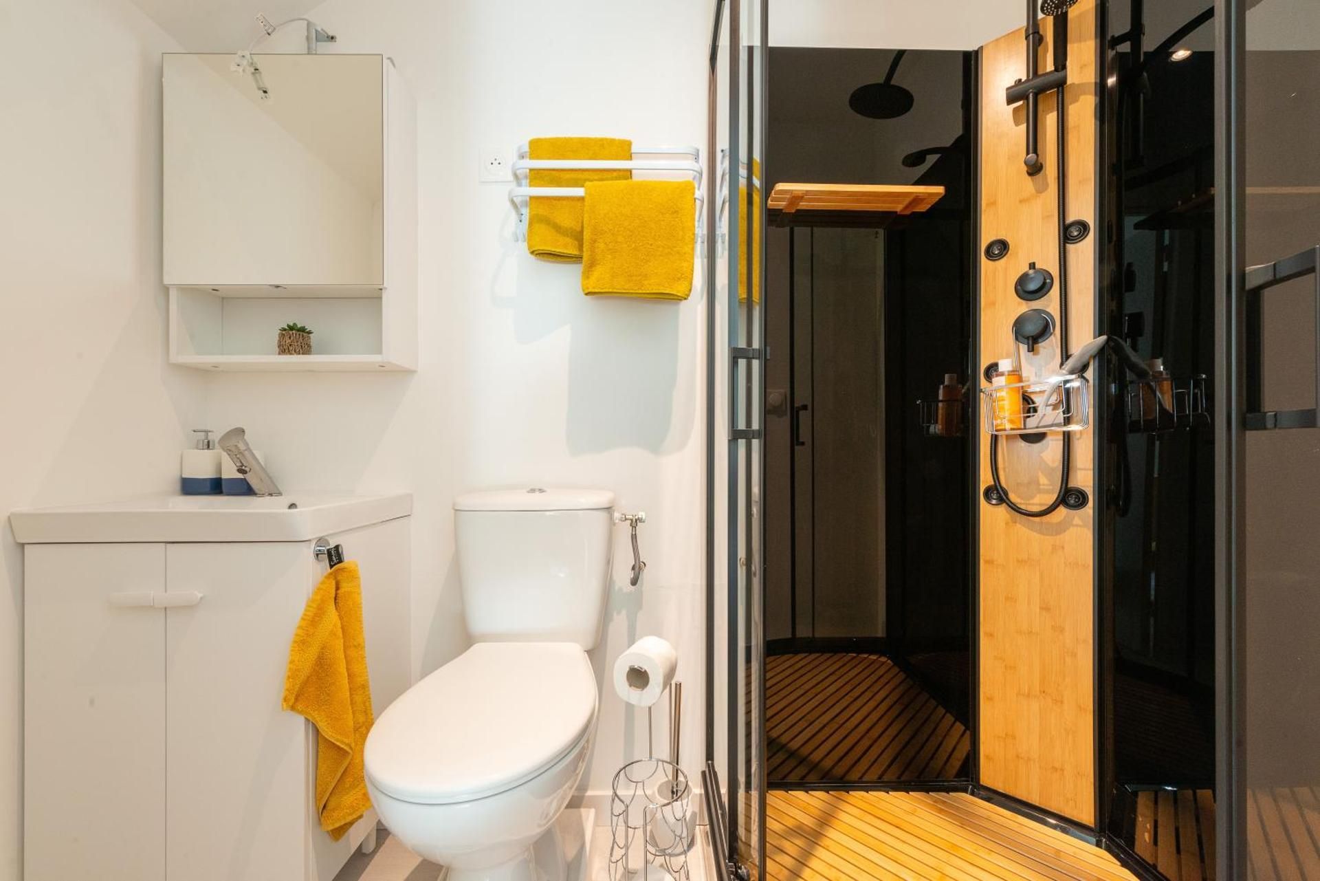 Everman Anzin One-Bedroom Apartment 2