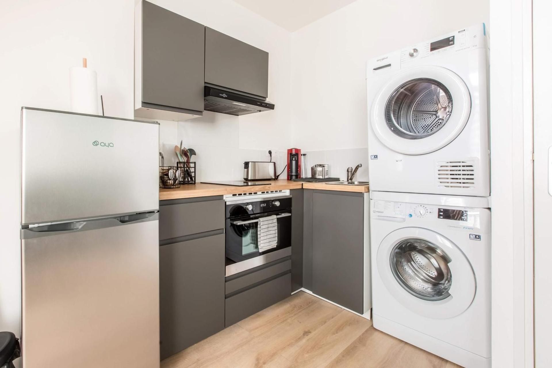 One-Bedroom Apartment