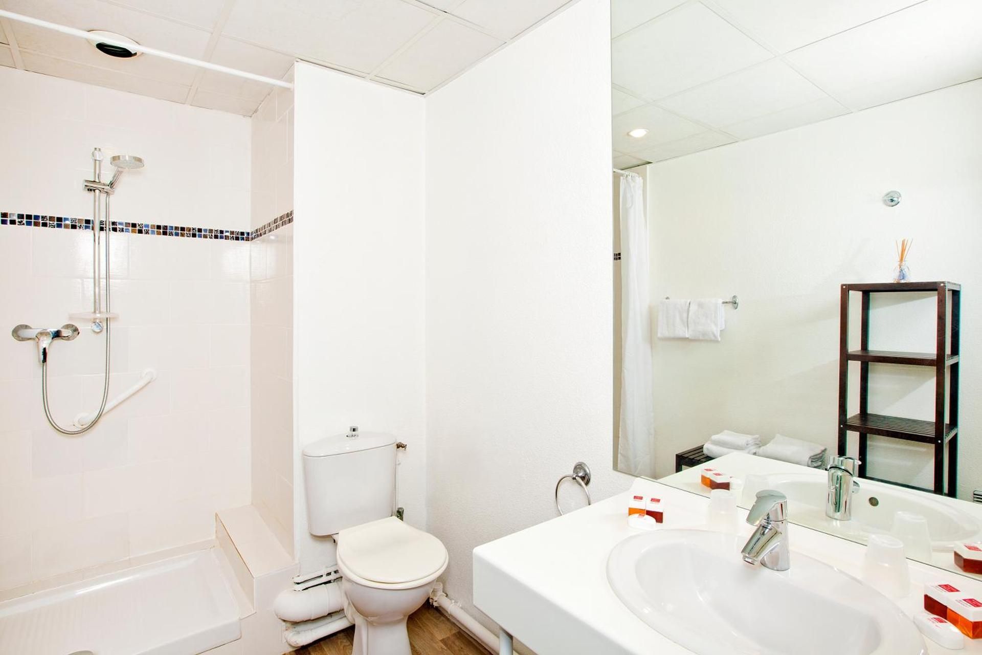 Studio (2 Adults)