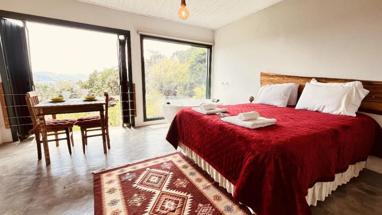 Apartment with Mountain View