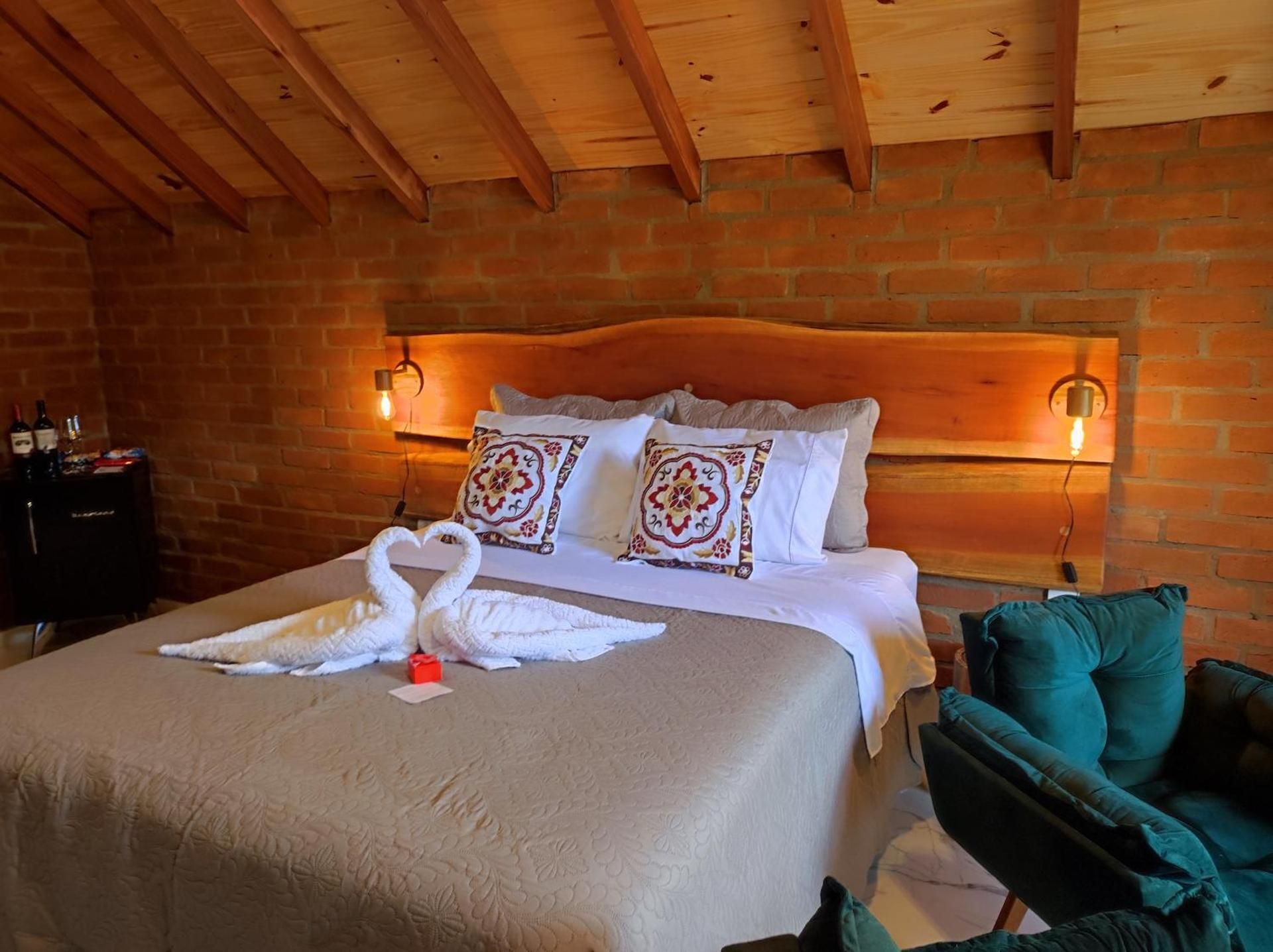 Queen Suite with Spa Bath