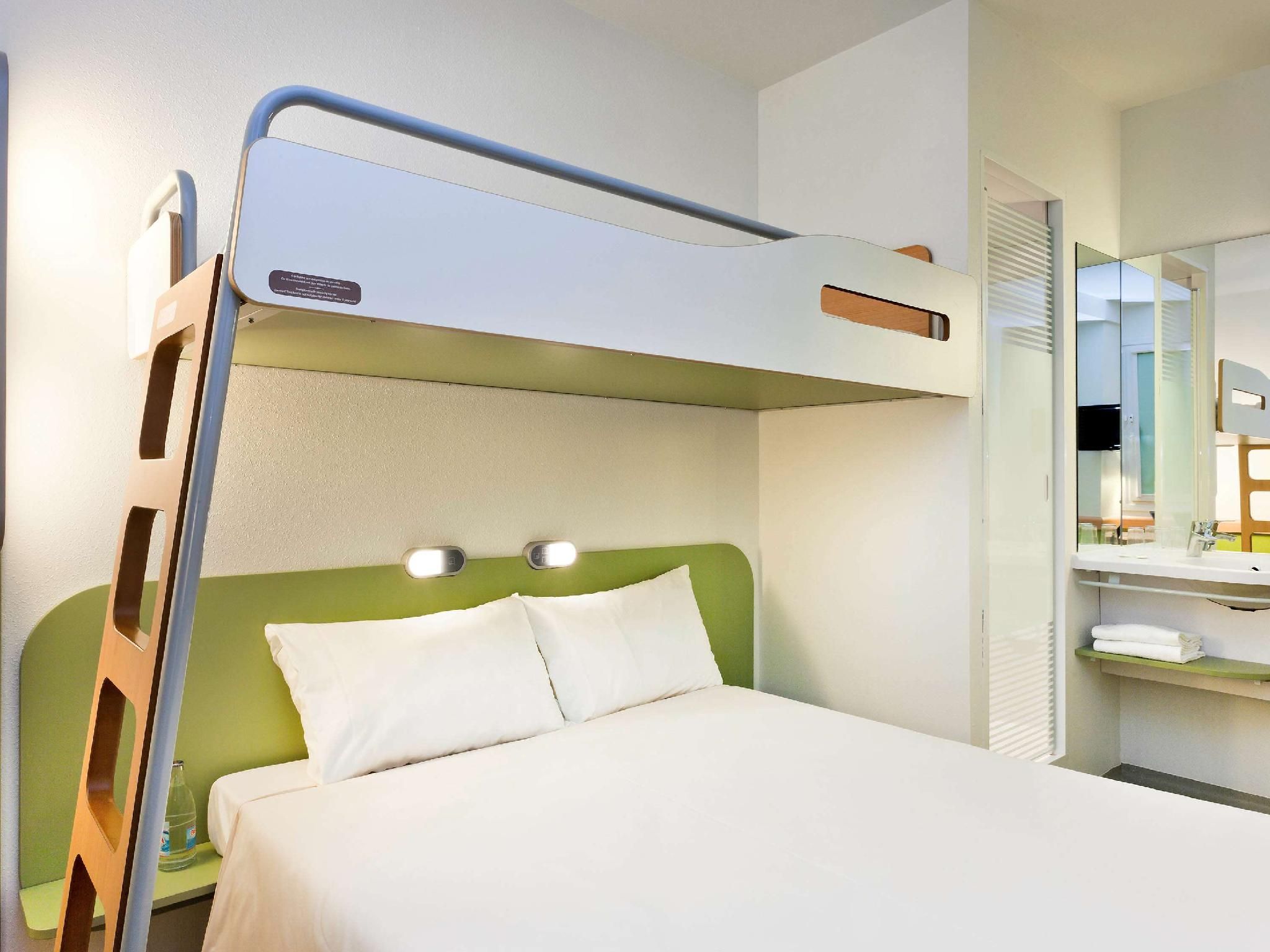 ROOM - 1 double bed + 1 bunk bed