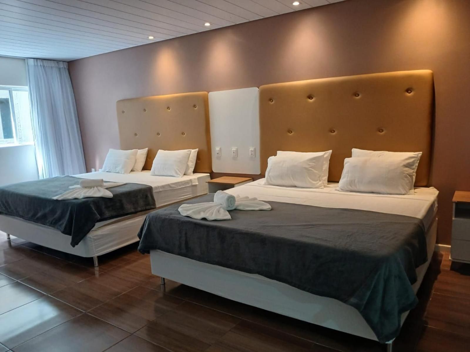 Deluxe Room (1 adult + 1 child)