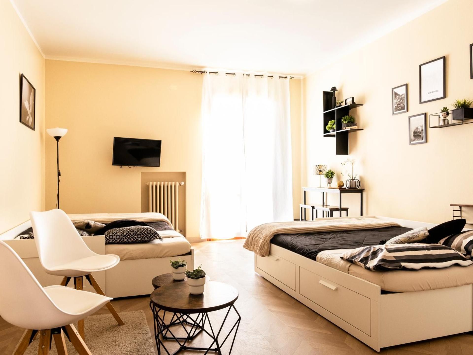 Quadruple Room with Private Bathroom