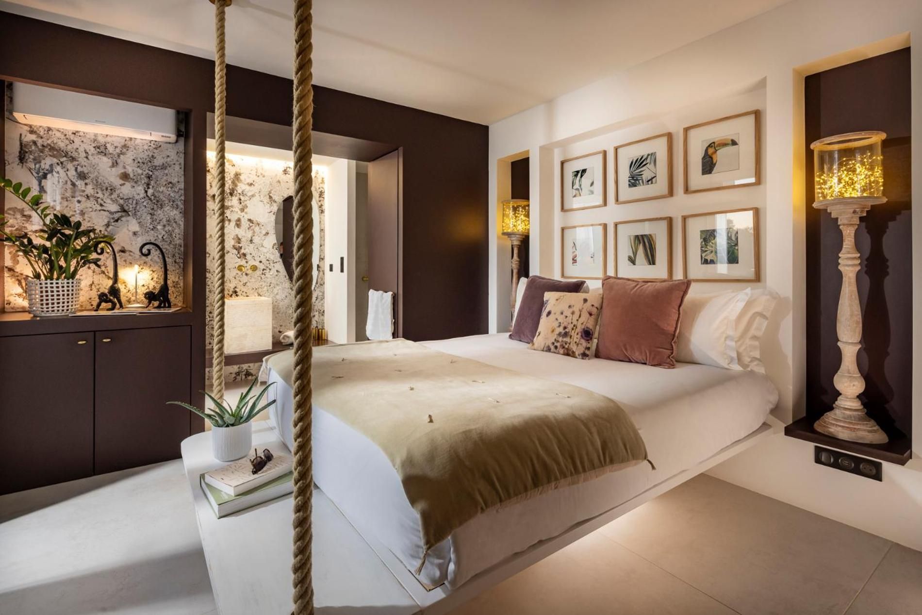 Suite with Hot Tub